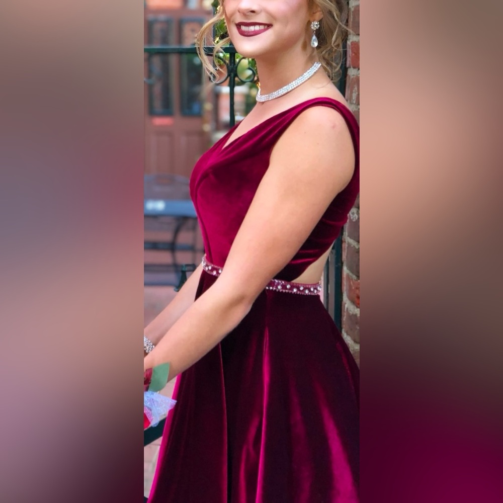 Hannah S. Wine Colored Velvet Formal/Homecoming Dress - Women’s Size 0